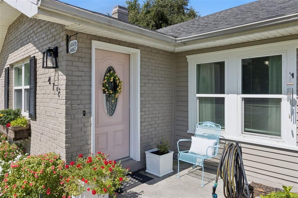 For Sale: $275,000 (3 beds, 2 baths, 1652 Square Feet)