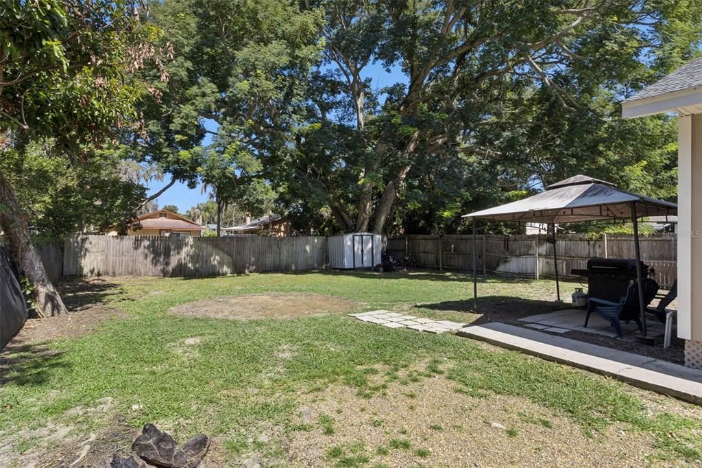 For Sale: $275,000 (3 beds, 2 baths, 1652 Square Feet)