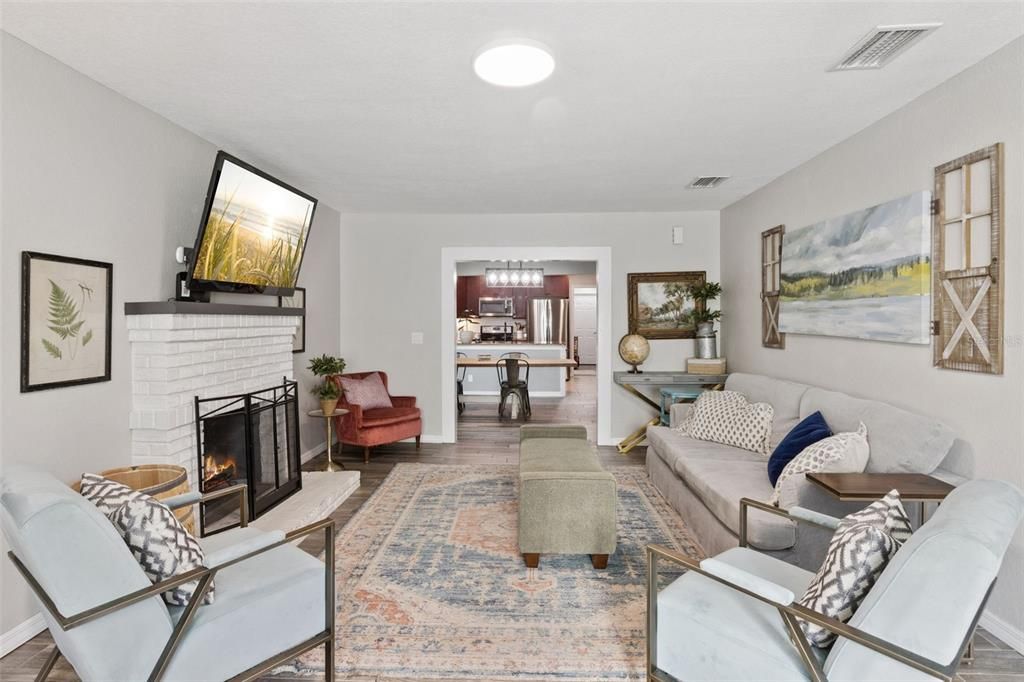 For Sale: $275,000 (3 beds, 2 baths, 1652 Square Feet)