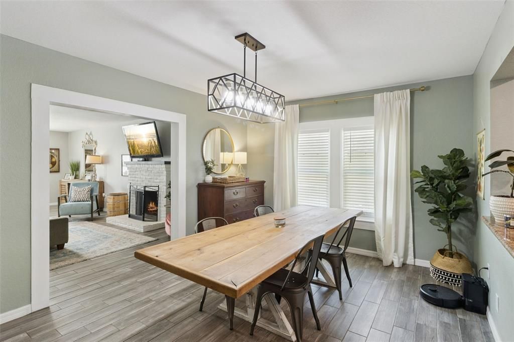 For Sale: $275,000 (3 beds, 2 baths, 1652 Square Feet)