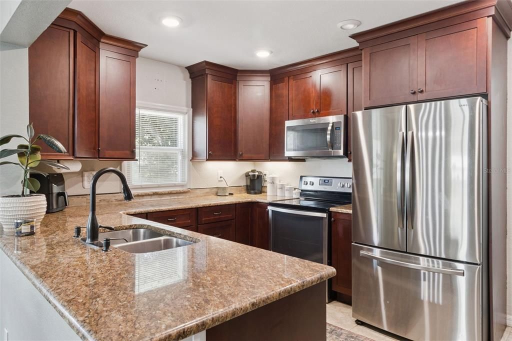 For Sale: $275,000 (3 beds, 2 baths, 1652 Square Feet)