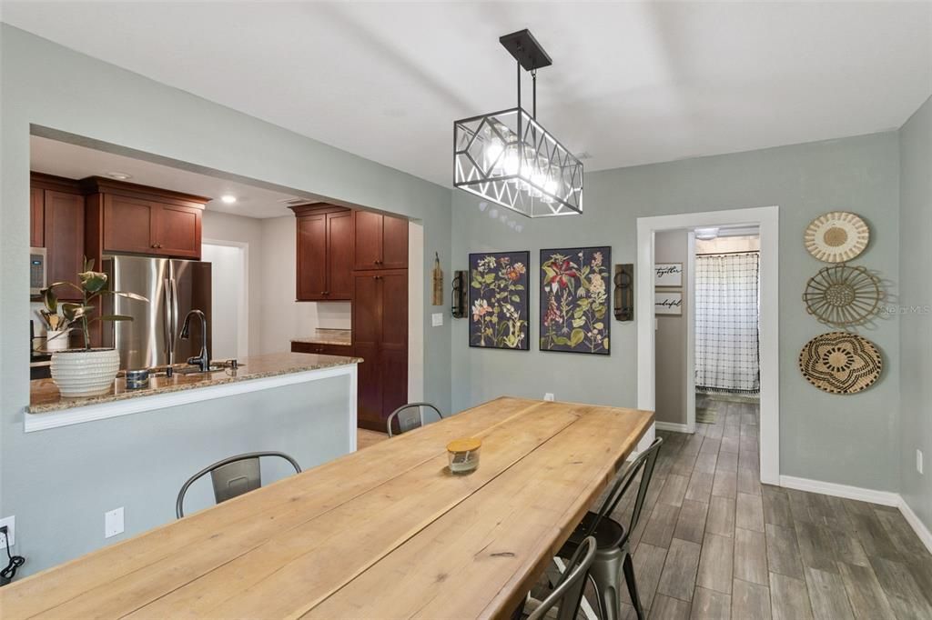 For Sale: $275,000 (3 beds, 2 baths, 1652 Square Feet)
