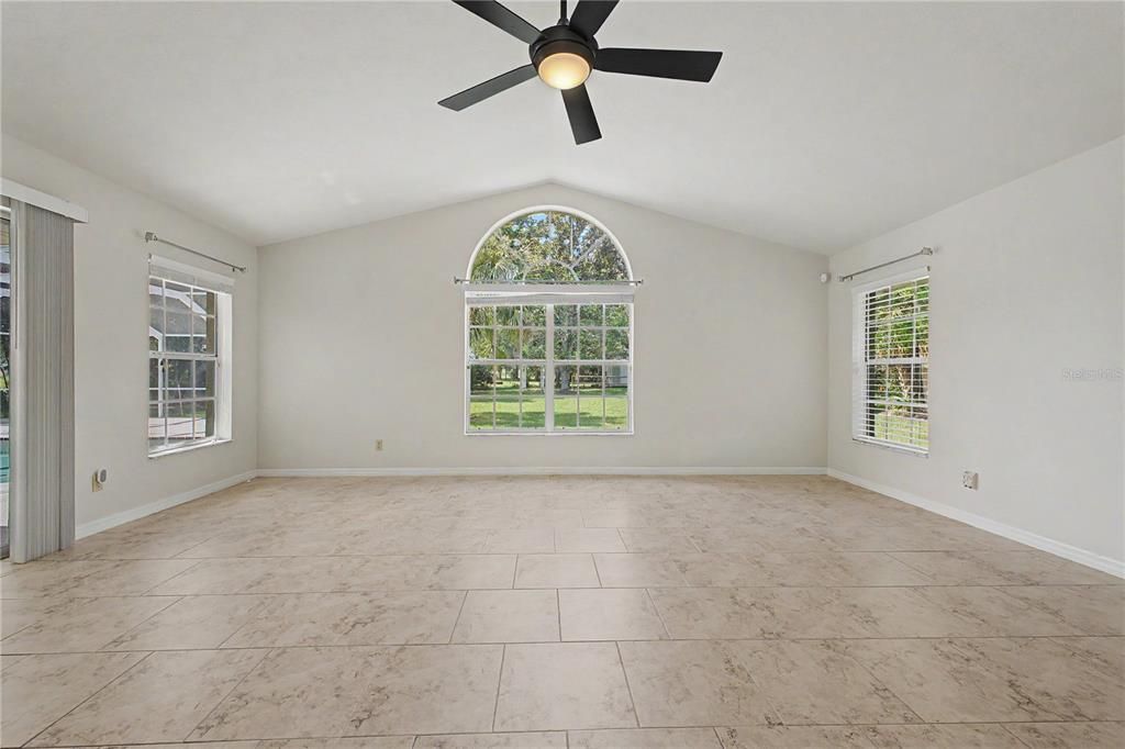 For Sale: $545,000 (4 beds, 3 baths, 2991 Square Feet)
