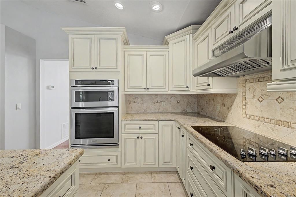 For Sale: $545,000 (4 beds, 3 baths, 2991 Square Feet)