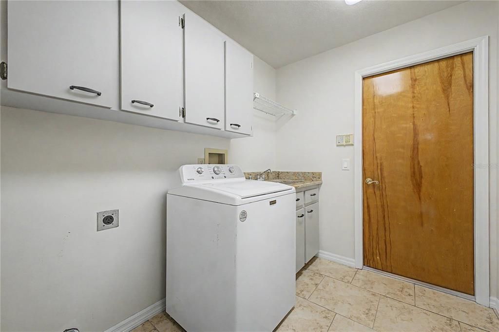 For Sale: $545,000 (4 beds, 3 baths, 2991 Square Feet)