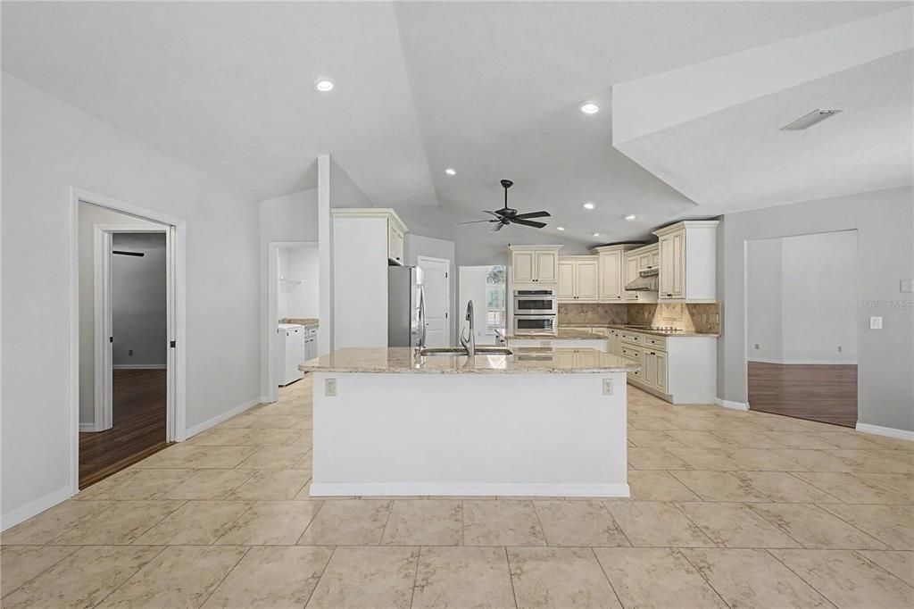 For Sale: $545,000 (4 beds, 3 baths, 2991 Square Feet)