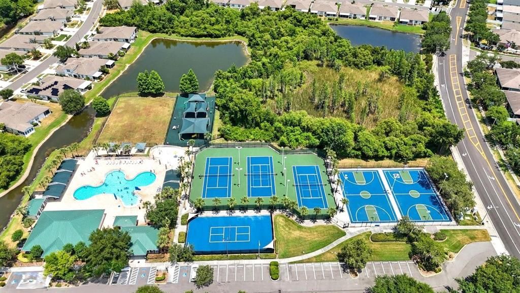 На продажу: $345,000 (4 спален, 2 ванн, 1743 Квадратных фут)