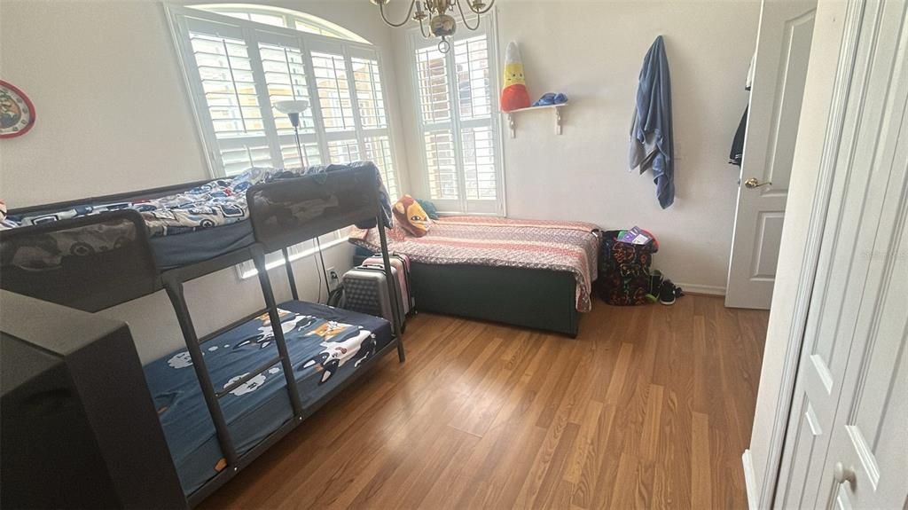 На продажу: $345,000 (4 спален, 2 ванн, 1743 Квадратных фут)