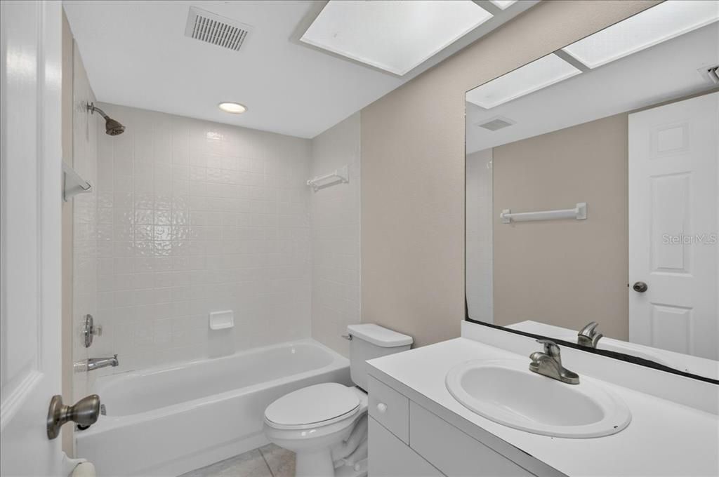 На продажу: $399,999 (3 спален, 3 ванн, 2174 Квадратных фут)