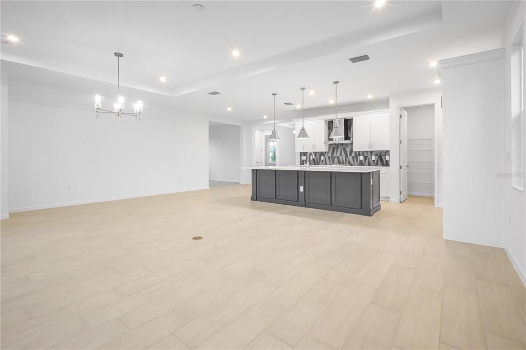На продажу: $599,990 (3 спален, 3 ванн, 2129 Квадратных фут)
