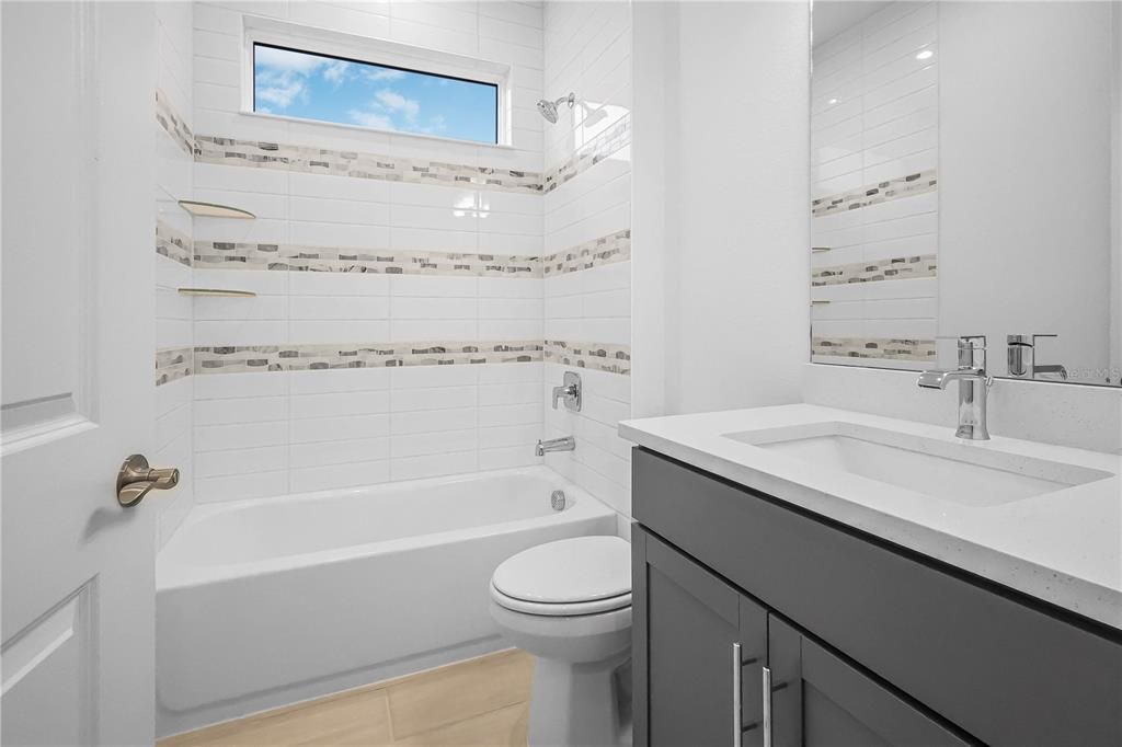На продажу: $599,990 (3 спален, 3 ванн, 2129 Квадратных фут)