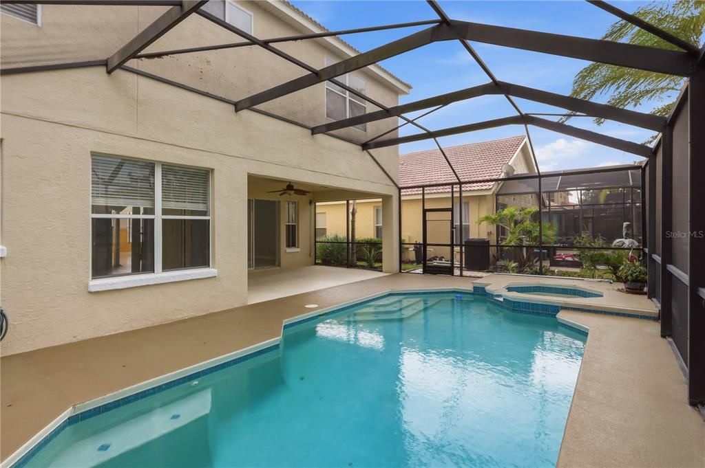 En Venta: $649,000 (4 camas, 3 baños, 2918 Pies cuadrados)