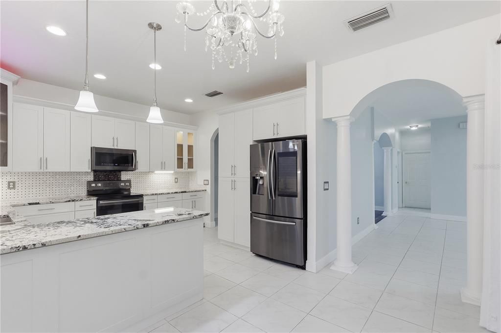 En Venta: $649,000 (4 camas, 3 baños, 2918 Pies cuadrados)