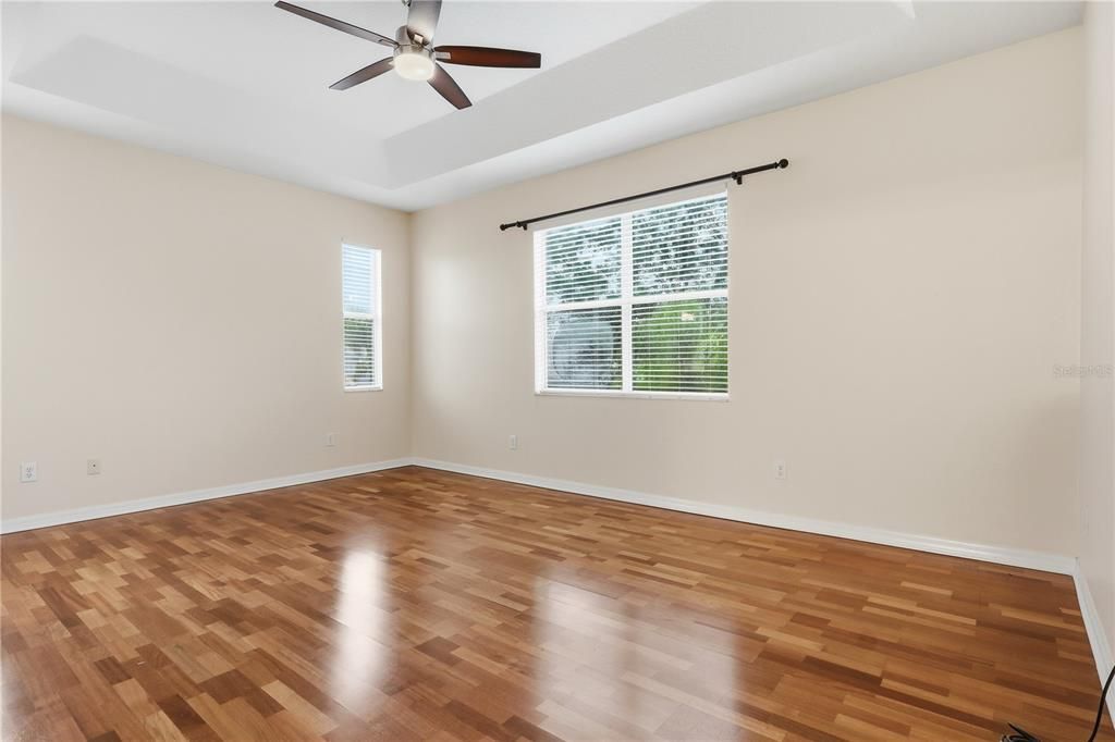 En Venta: $649,000 (4 camas, 3 baños, 2918 Pies cuadrados)