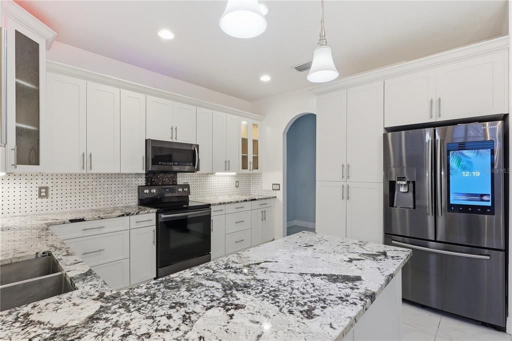 En Venta: $649,000 (4 camas, 3 baños, 2918 Pies cuadrados)