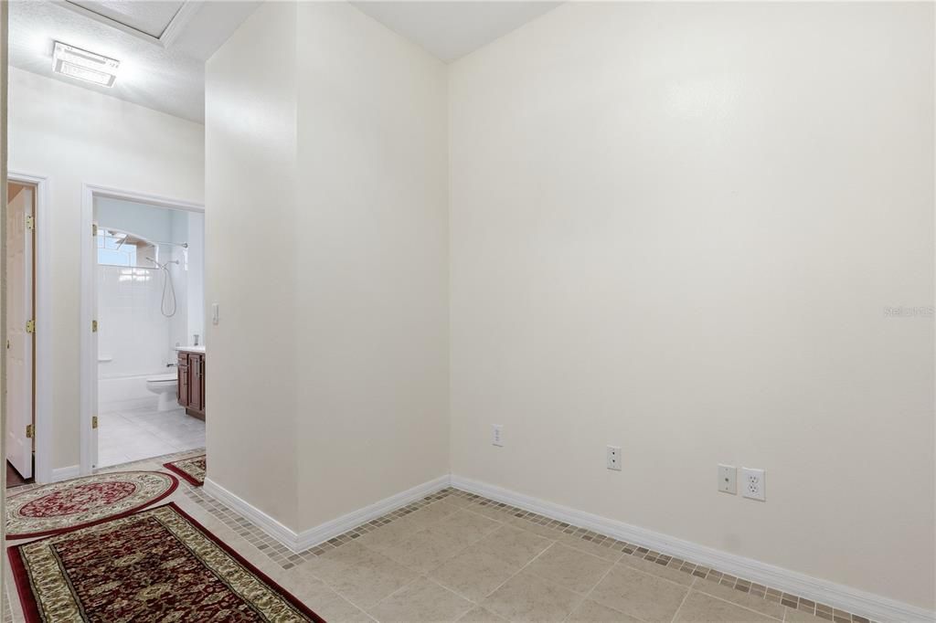 En Venta: $649,000 (4 camas, 3 baños, 2918 Pies cuadrados)