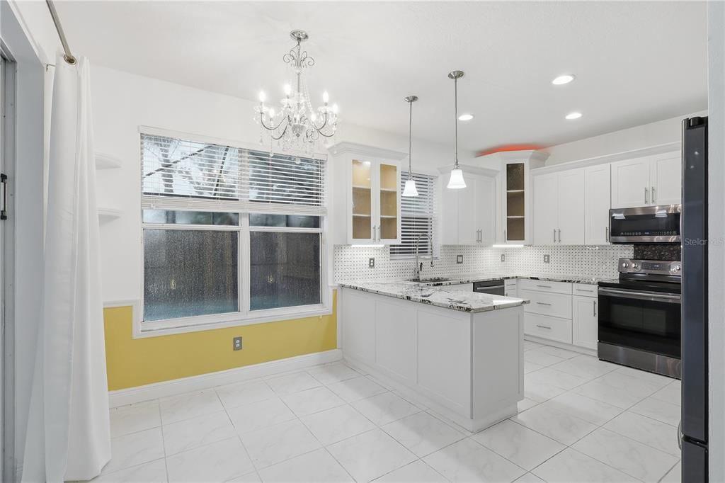 En Venta: $649,000 (4 camas, 3 baños, 2918 Pies cuadrados)