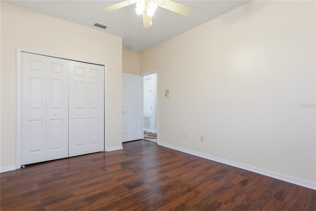 En Venta: $649,000 (4 camas, 3 baños, 2918 Pies cuadrados)