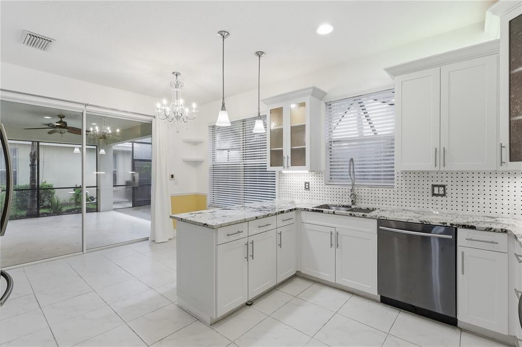 En Venta: $649,000 (4 camas, 3 baños, 2918 Pies cuadrados)
