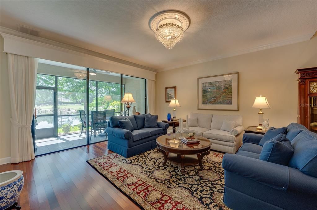 En Venta: $535,000 (2 camas, 2 baños, 2181 Pies cuadrados)