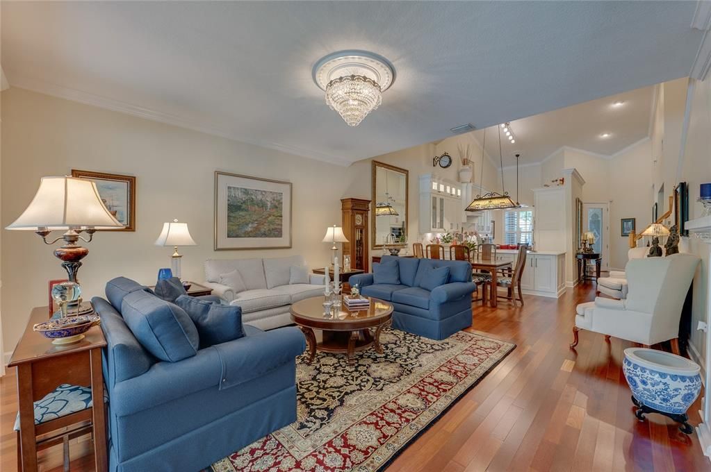 En Venta: $535,000 (2 camas, 2 baños, 2181 Pies cuadrados)