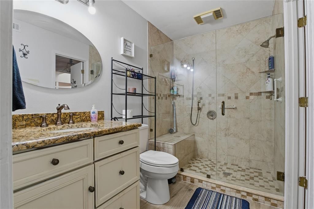 На продажу: $287,999 (3 спален, 3 ванн, 1844 Квадратных фут)