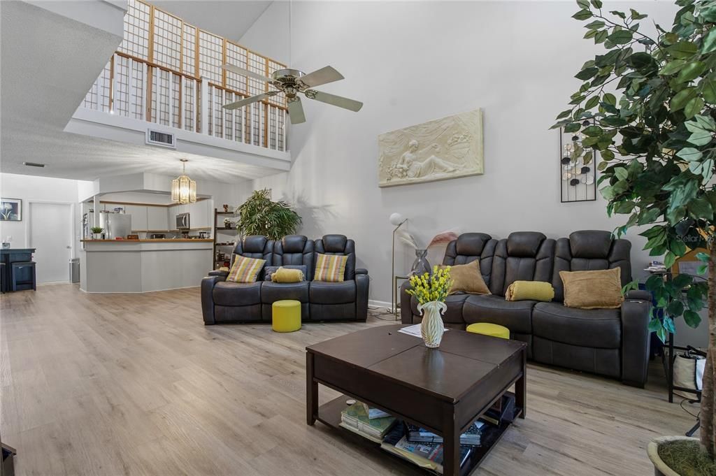 На продажу: $287,999 (3 спален, 3 ванн, 1844 Квадратных фут)