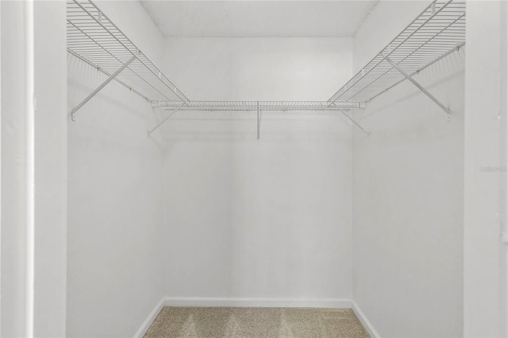 For Sale: $225,000 (2 beds, 1 baths, 835 Square Feet)