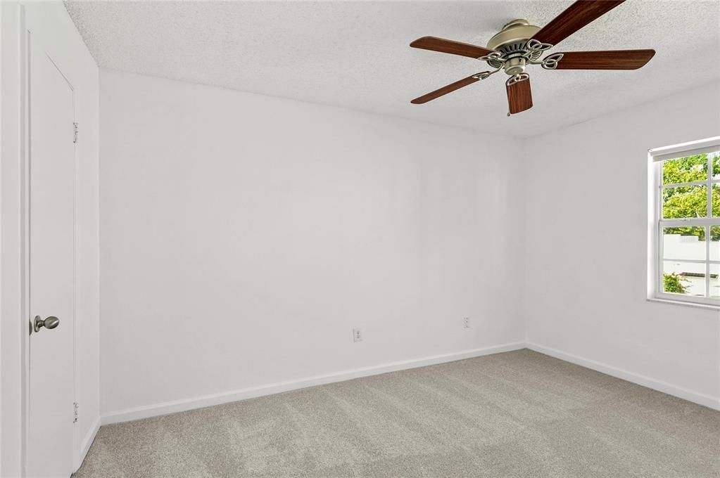 For Sale: $225,000 (2 beds, 1 baths, 835 Square Feet)
