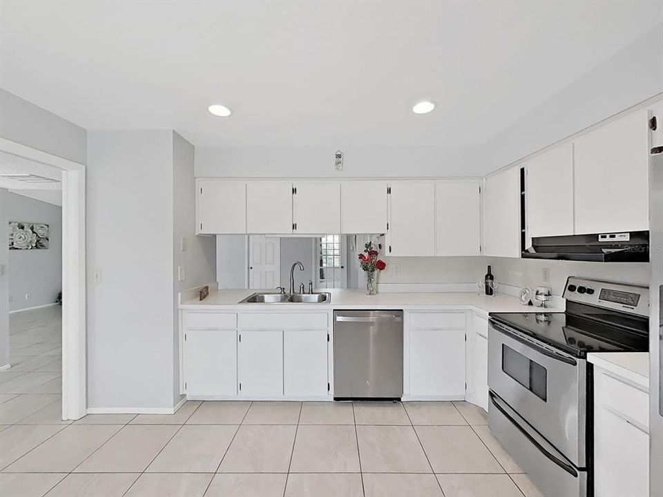 En Renta: $2,975 (3 camas, 2 baños, 2014 Pies cuadrados)