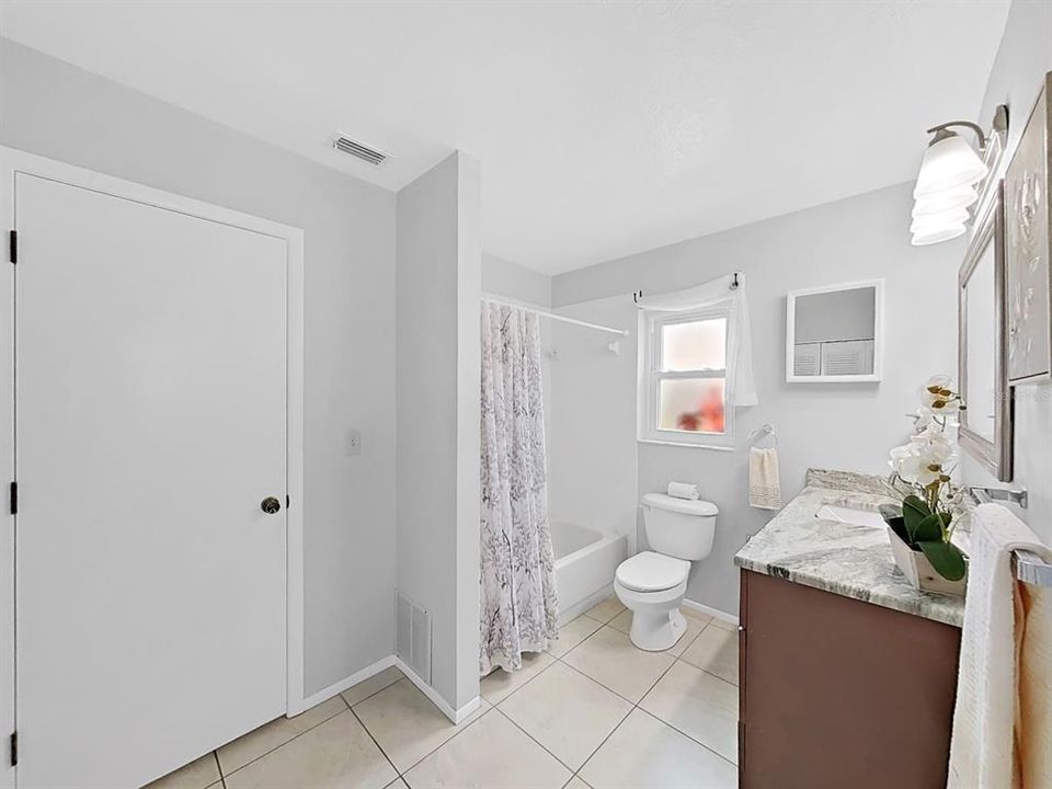 En Renta: $2,975 (3 camas, 2 baños, 2014 Pies cuadrados)