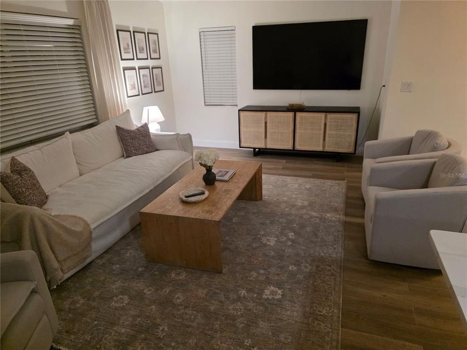 В аренду: $4,000 (3 спален, 2 ванн, 1701 Квадратных фут)
