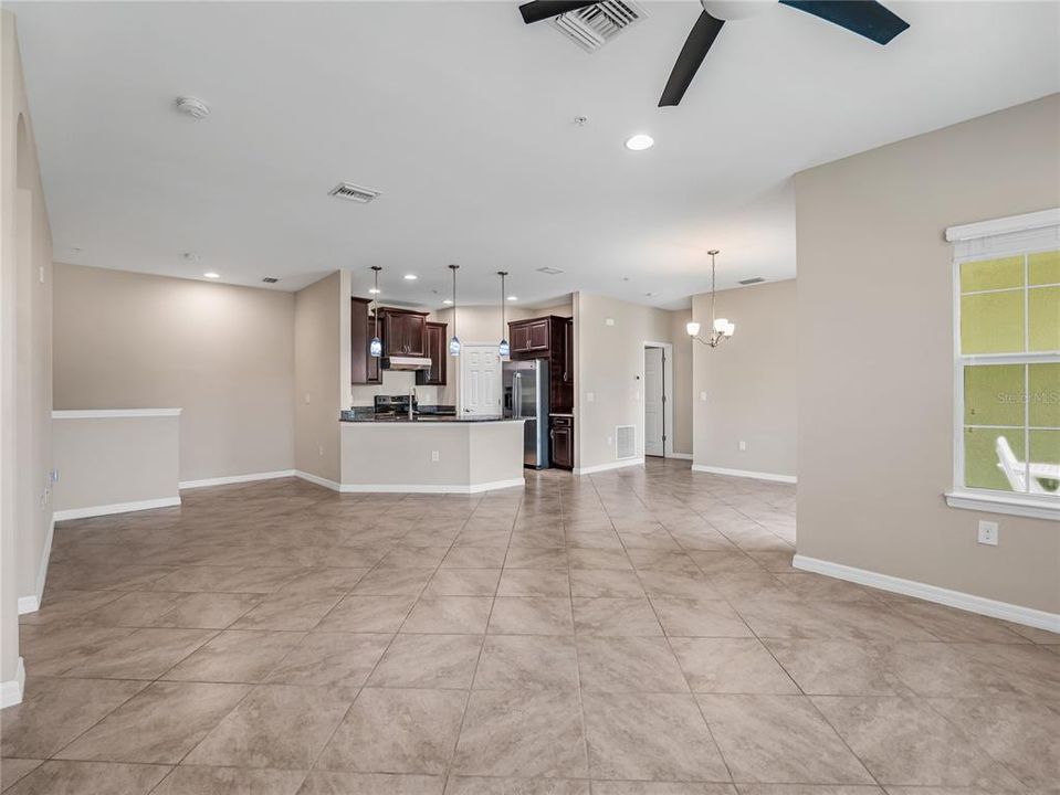 En Venta: $320,000 (3 camas, 2 baños, 1430 Pies cuadrados)
