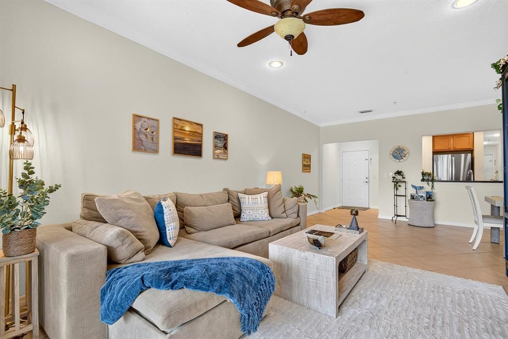 For Sale: $325,000 (3 beds, 2 baths, 1381 Square Feet)