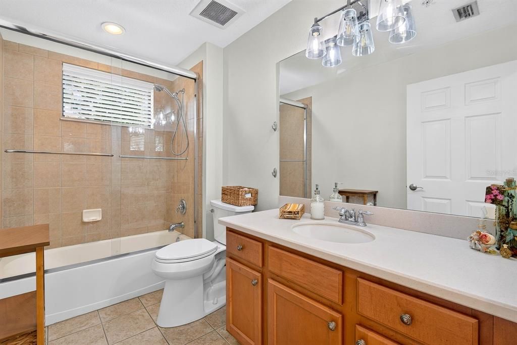 For Sale: $325,000 (3 beds, 2 baths, 1381 Square Feet)