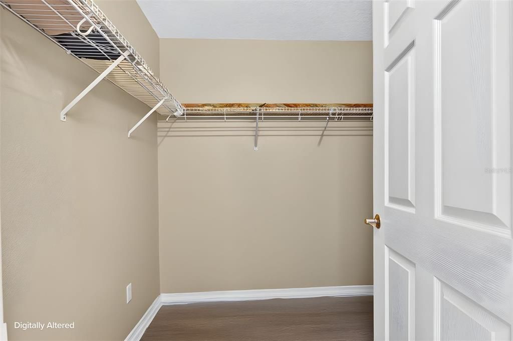 For Sale: $325,000 (3 beds, 2 baths, 1381 Square Feet)