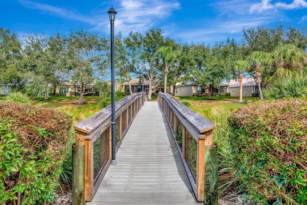 For Sale: $325,000 (3 beds, 2 baths, 1381 Square Feet)