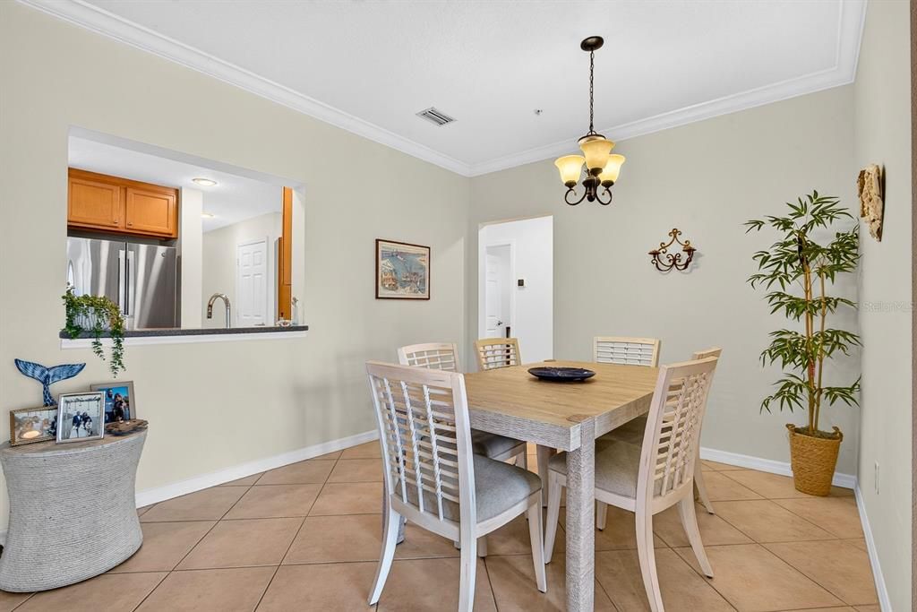 For Sale: $325,000 (3 beds, 2 baths, 1381 Square Feet)