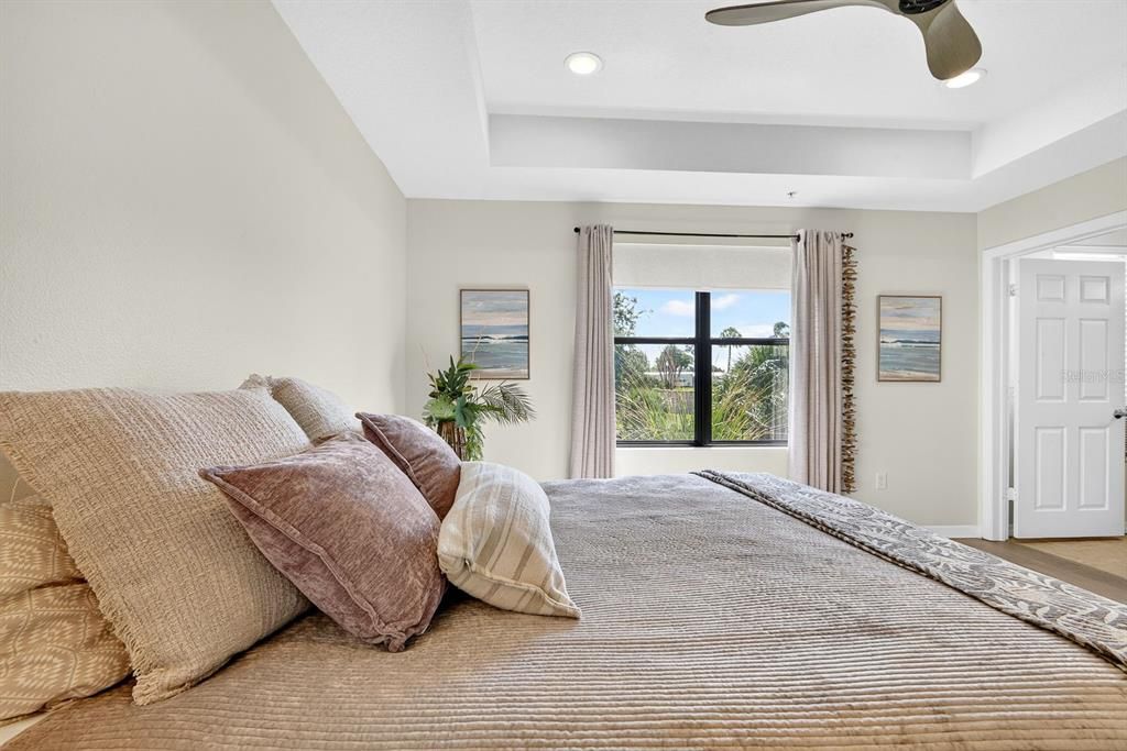 For Sale: $325,000 (3 beds, 2 baths, 1381 Square Feet)