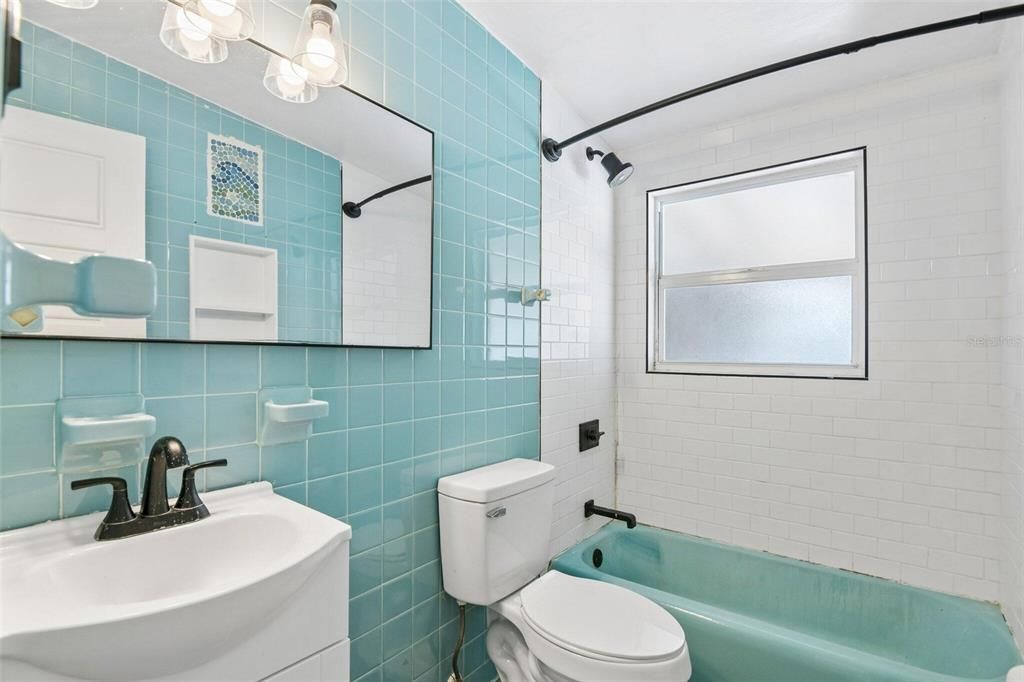 На продажу: $349,999 (3 спален, 1 ванн, 1834 Квадратных фут)