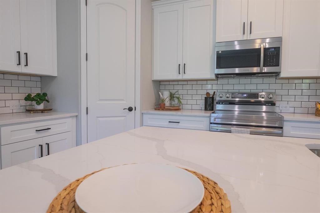 En Venta: $358,900 (4 camas, 3 baños, 1990 Pies cuadrados)