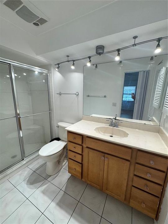 В аренду: $1,800 (3 спален, 2 ванн, 988 Квадратных фут)