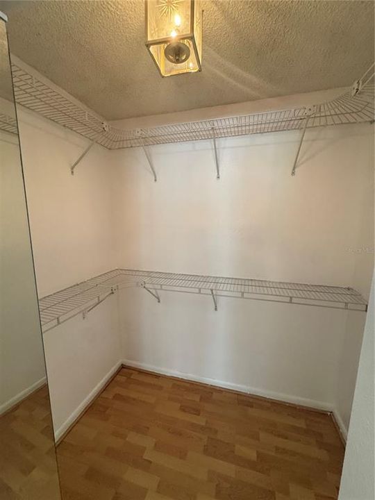 В аренду: $1,800 (3 спален, 2 ванн, 988 Квадратных фут)
