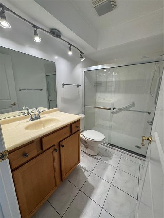 В аренду: $1,800 (3 спален, 2 ванн, 988 Квадратных фут)
