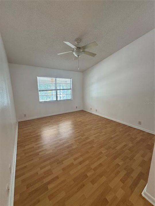В аренду: $1,800 (3 спален, 2 ванн, 988 Квадратных фут)