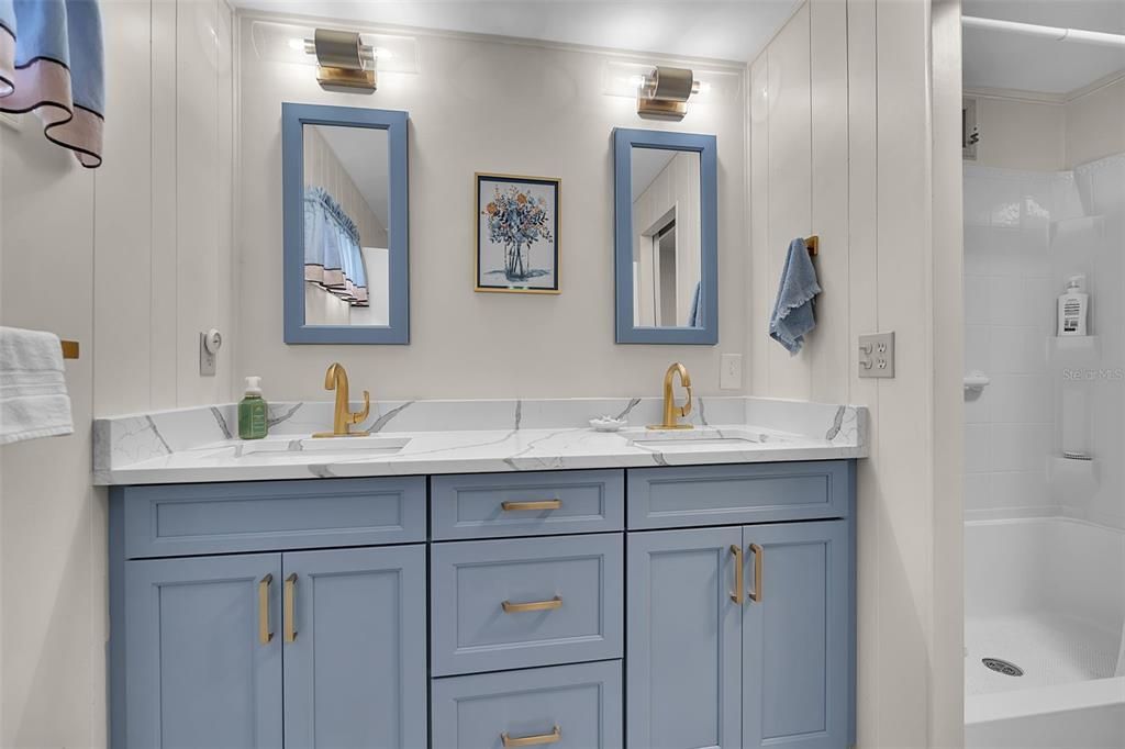 For Sale: $154,000 (2 beds, 2 baths, 1104 Square Feet)