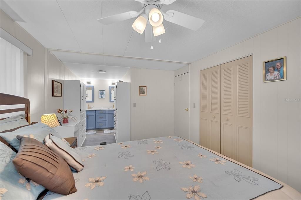 For Sale: $154,000 (2 beds, 2 baths, 1104 Square Feet)