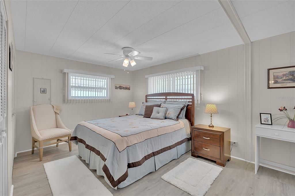 For Sale: $154,000 (2 beds, 2 baths, 1104 Square Feet)