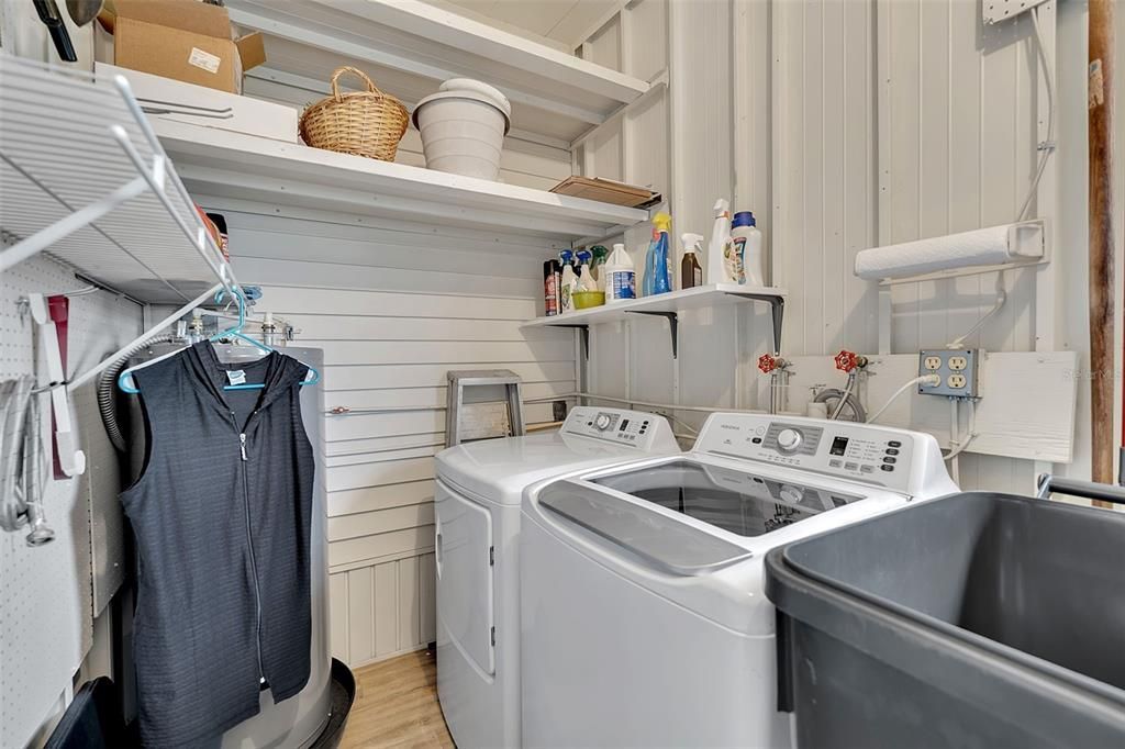 For Sale: $154,000 (2 beds, 2 baths, 1104 Square Feet)