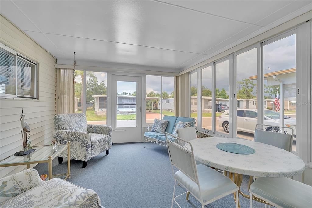 For Sale: $154,000 (2 beds, 2 baths, 1104 Square Feet)